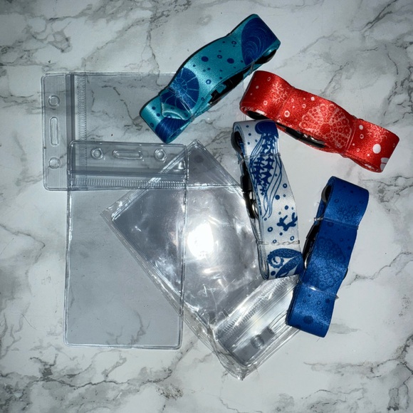 🛍️ Colorful Lanyards with Clear ID Holders - Picture 2 of 4